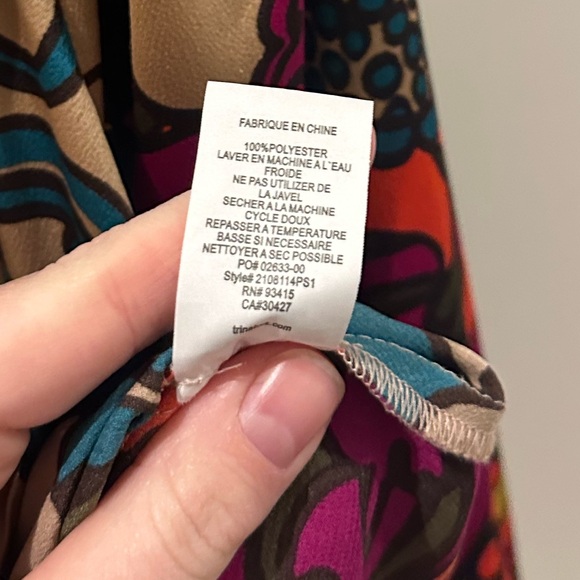 LAST DAY Trina Turk Laurynn Printed Surplice Top - Picture 5 of 7